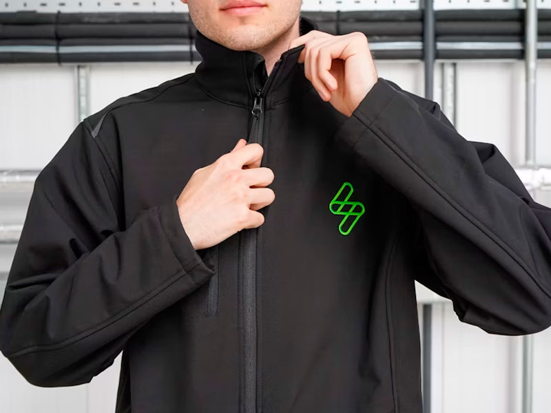 Regalar chaquetas ligeras promocionales con Grupo Iberoa